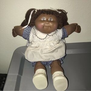 Cabbage patch kid Brown hair Brown eye Black girl Doll Coleco
